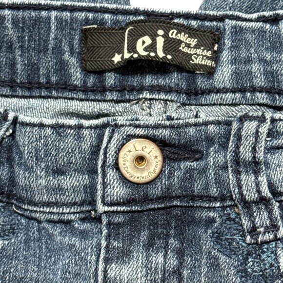 L.E.I. Denim Embroidery Jeans Sz 5R Wide leg Blue Distressed wide leg Ajustable - Picture 9 of 10